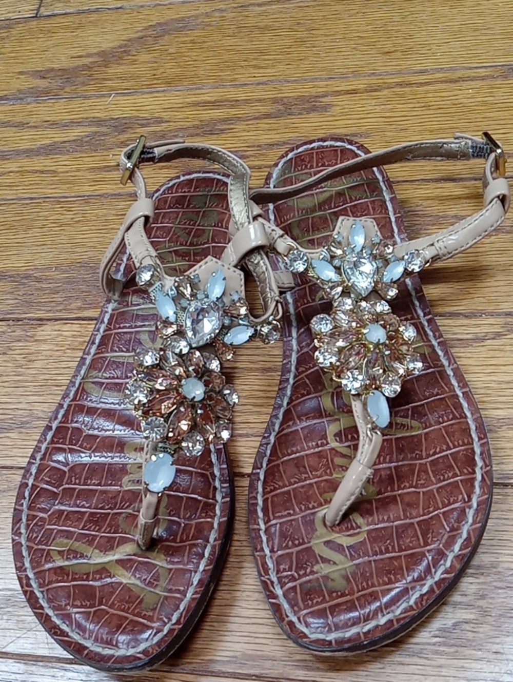 Sam Edelman Grayson Crystal Flower Embellished T-Strap Flat Sandals Size 5.5